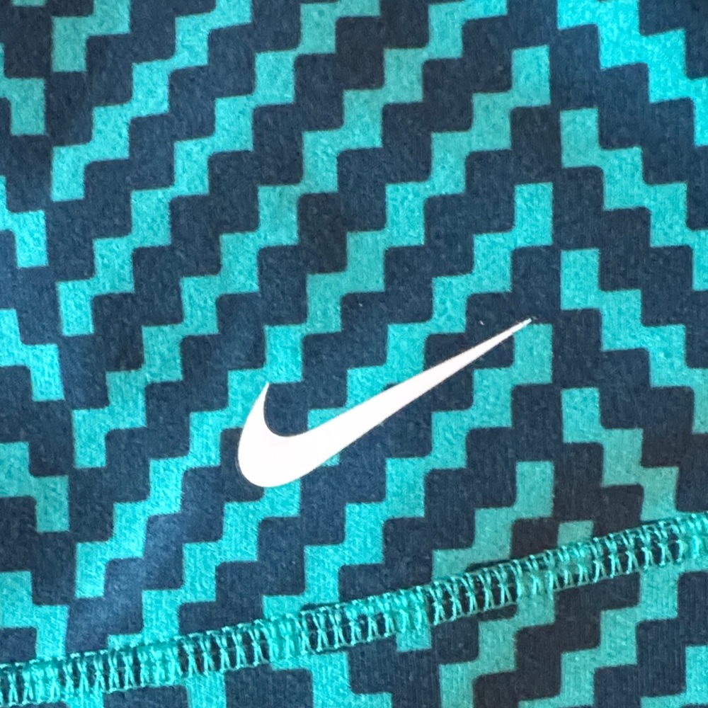 Nike Teal and Black Chevron Capris - Picture 3 of 4